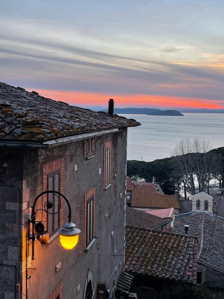 Alla Rocca Del Lago Dimore Passignano sul Trasimeno Eksteriør bilde